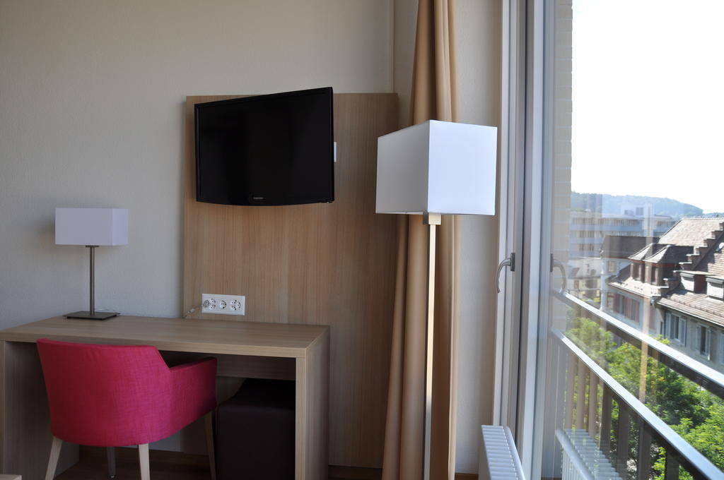 Oerlikon Otel Zürih